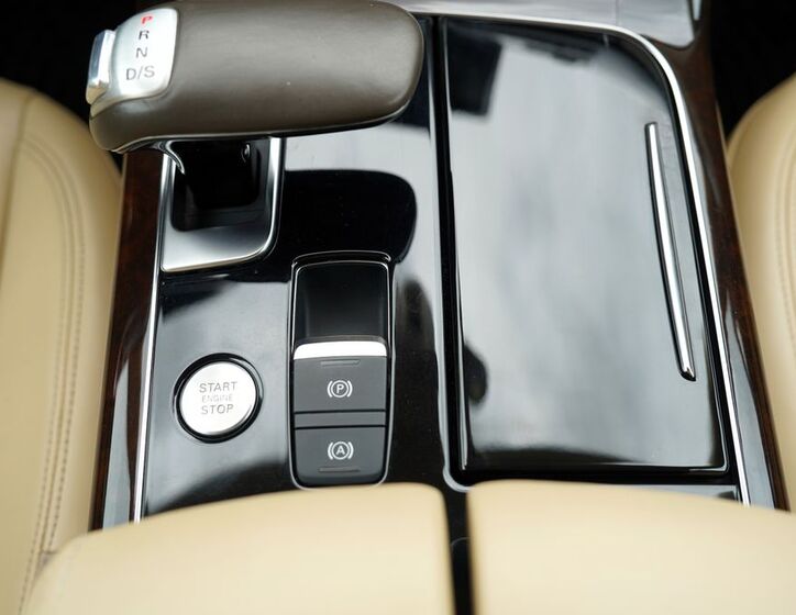 Audi A8 31