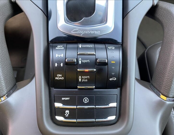 Porsche Cayenne SUV 3,0 l 184 kw