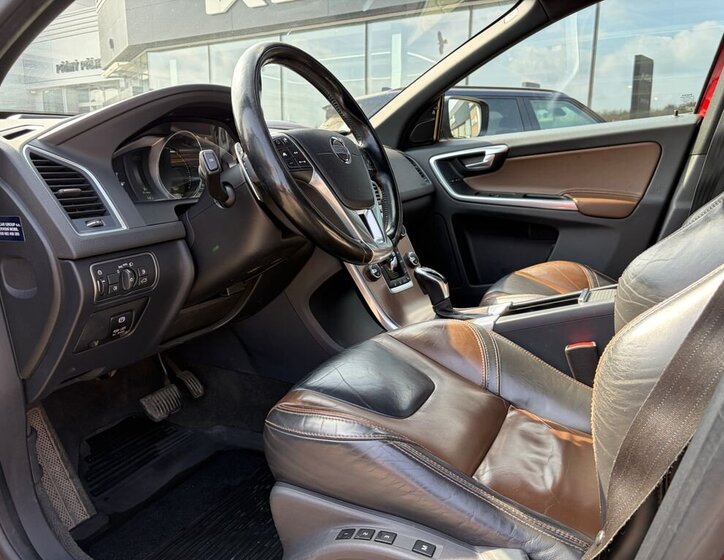 Volvo XC60 SUV / Terénní 2,4 l 133 kw