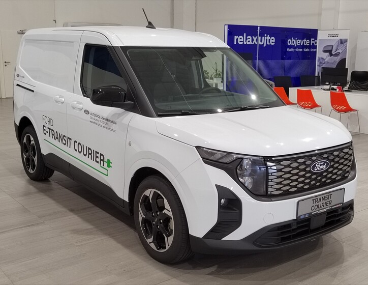 Ford Transit Courier 4