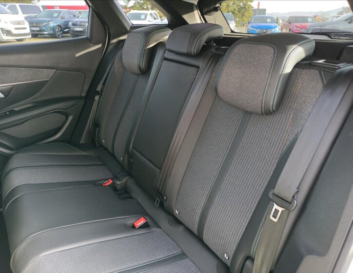 Peugeot 3008 5