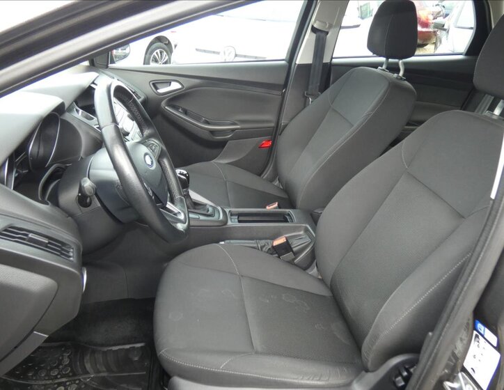 Ford Focus Kombi 999,0 74 kw