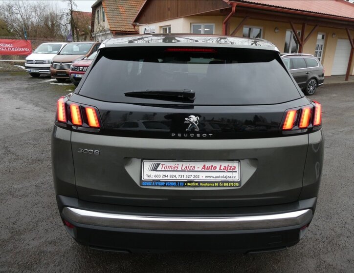 Peugeot 3008 SUV 1,6 l 121 kw