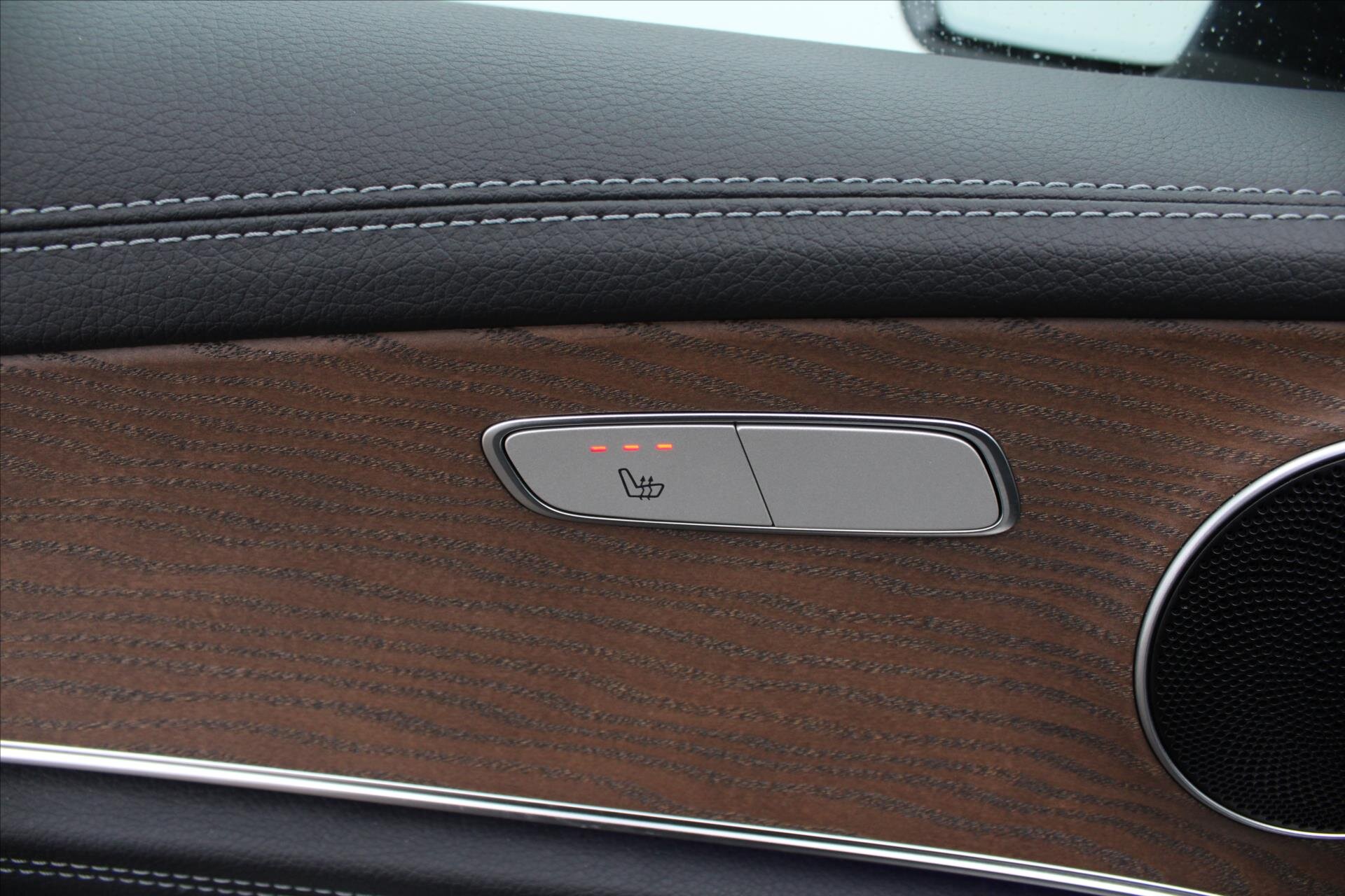 Mercedes-Benz Třídy E Kombi 2,0 l 143 kw