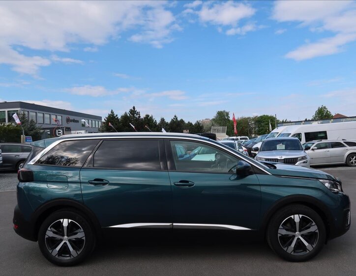 Peugeot 5008 SUV / Terénní 1,2 l 96 kw