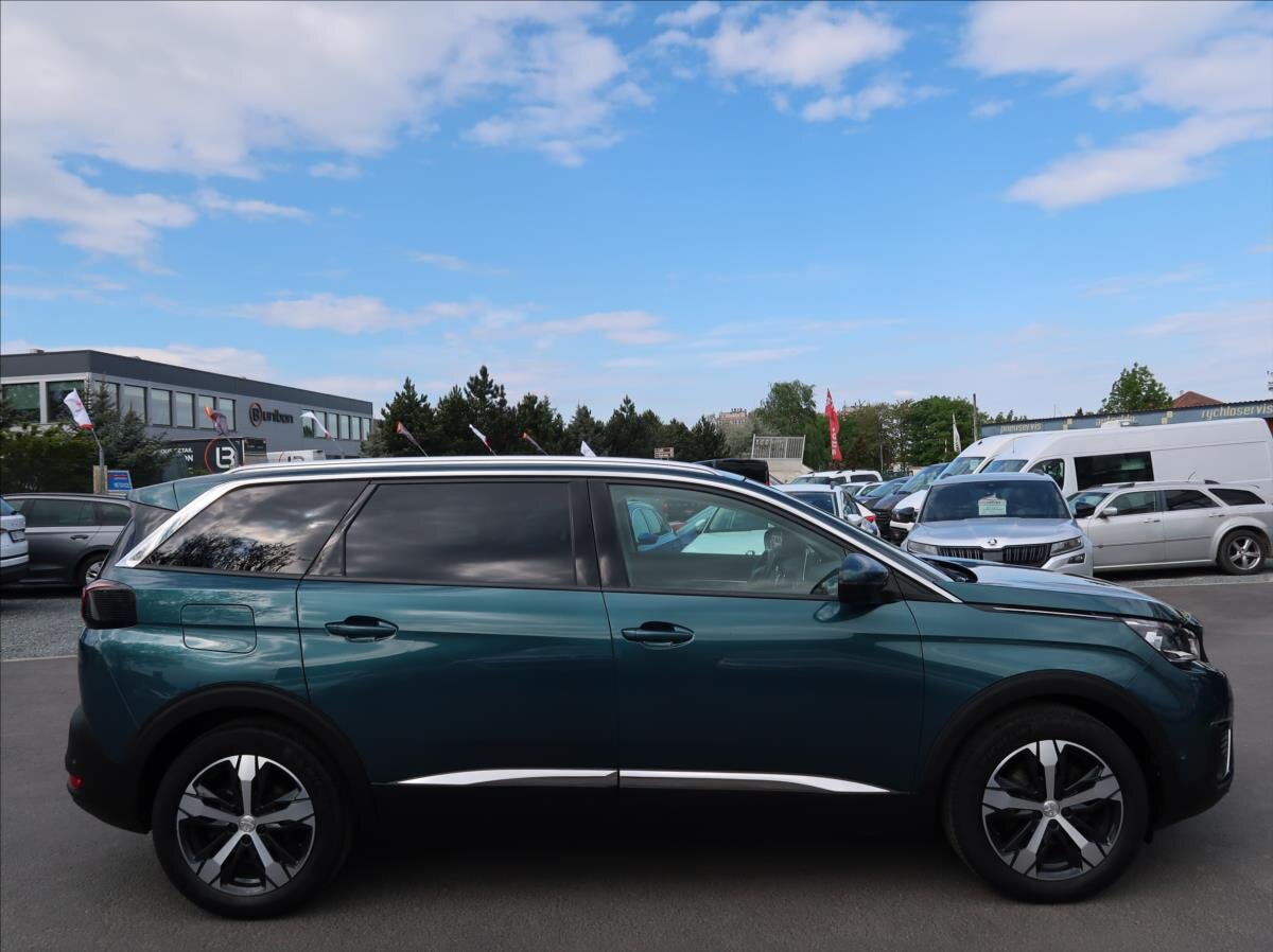 Peugeot 5008 SUV / Terénní 1,2 l 96 kw