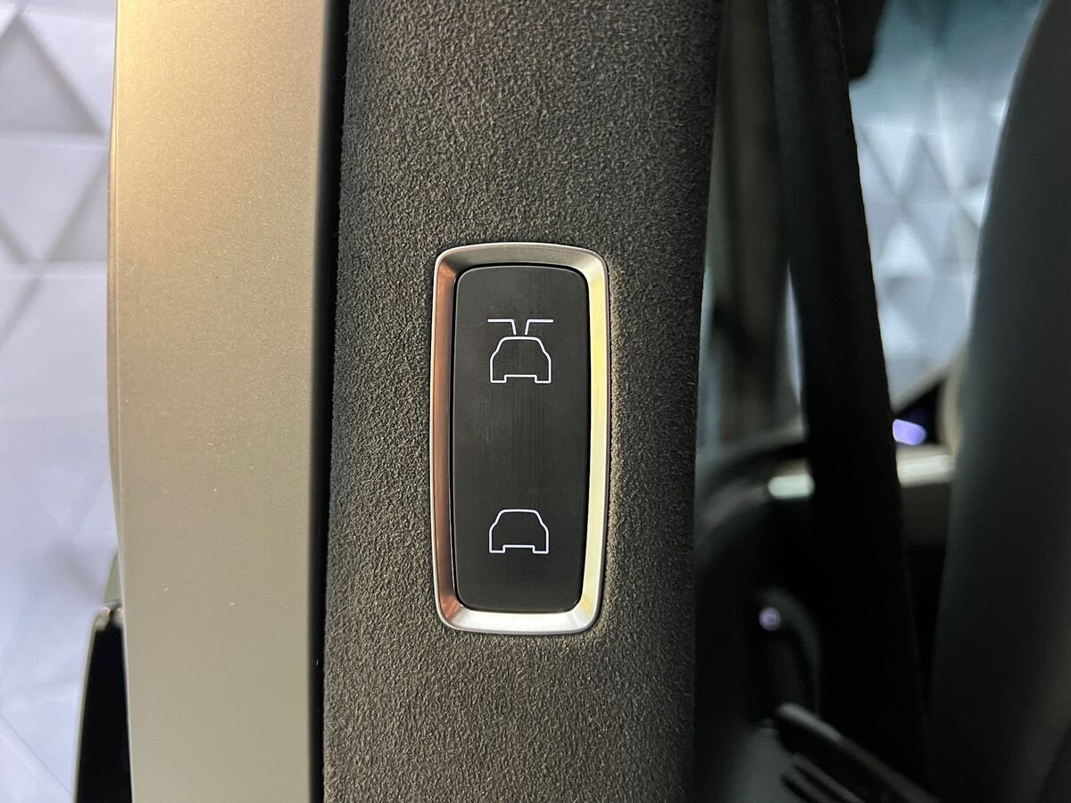 Tesla Model X SUV / Terénní 0,0 493 kw