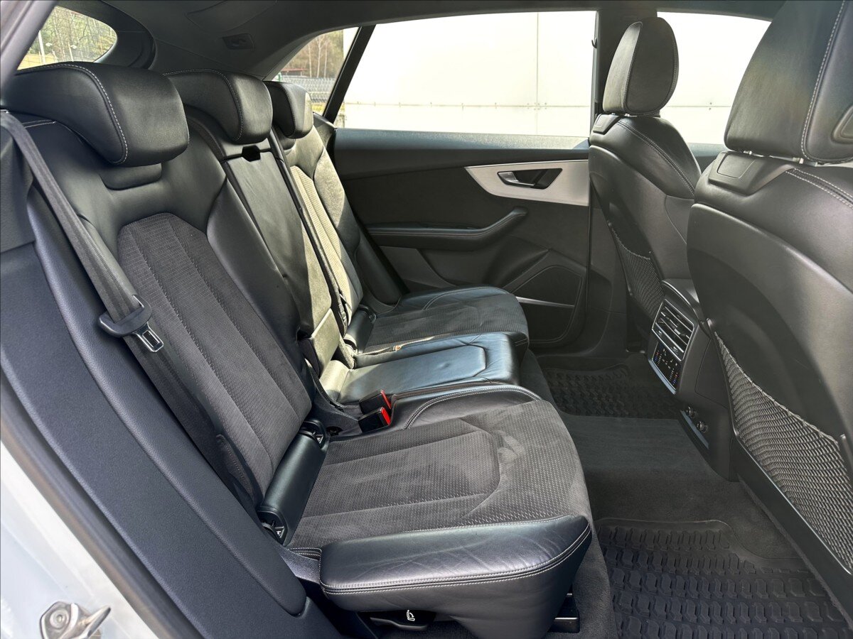 Audi SQ8 SUV / Terénní 4,0 l 320 kw