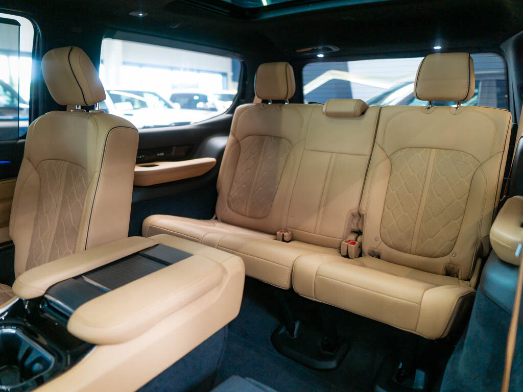 Jeep Grand Wagoneer SUV 6,4 l 351 kw