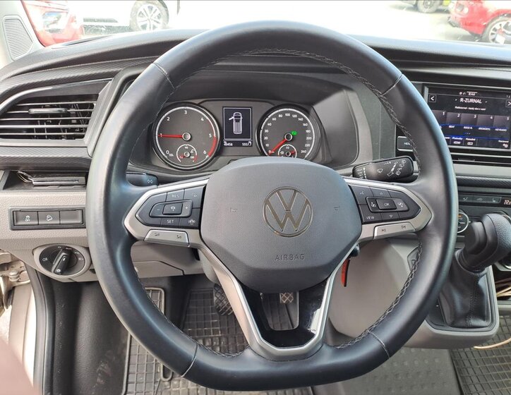 Volkswagen Caravelle 13