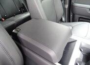 Land Rover Defender 34