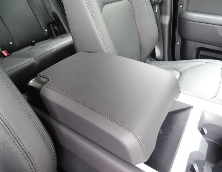 Land Rover Defender 34