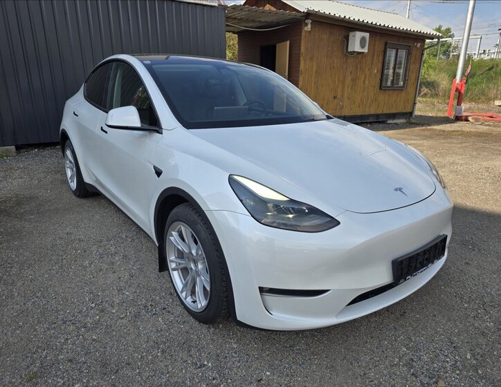 Tesla Model Y SUV / Terénní 0,0 378 kw