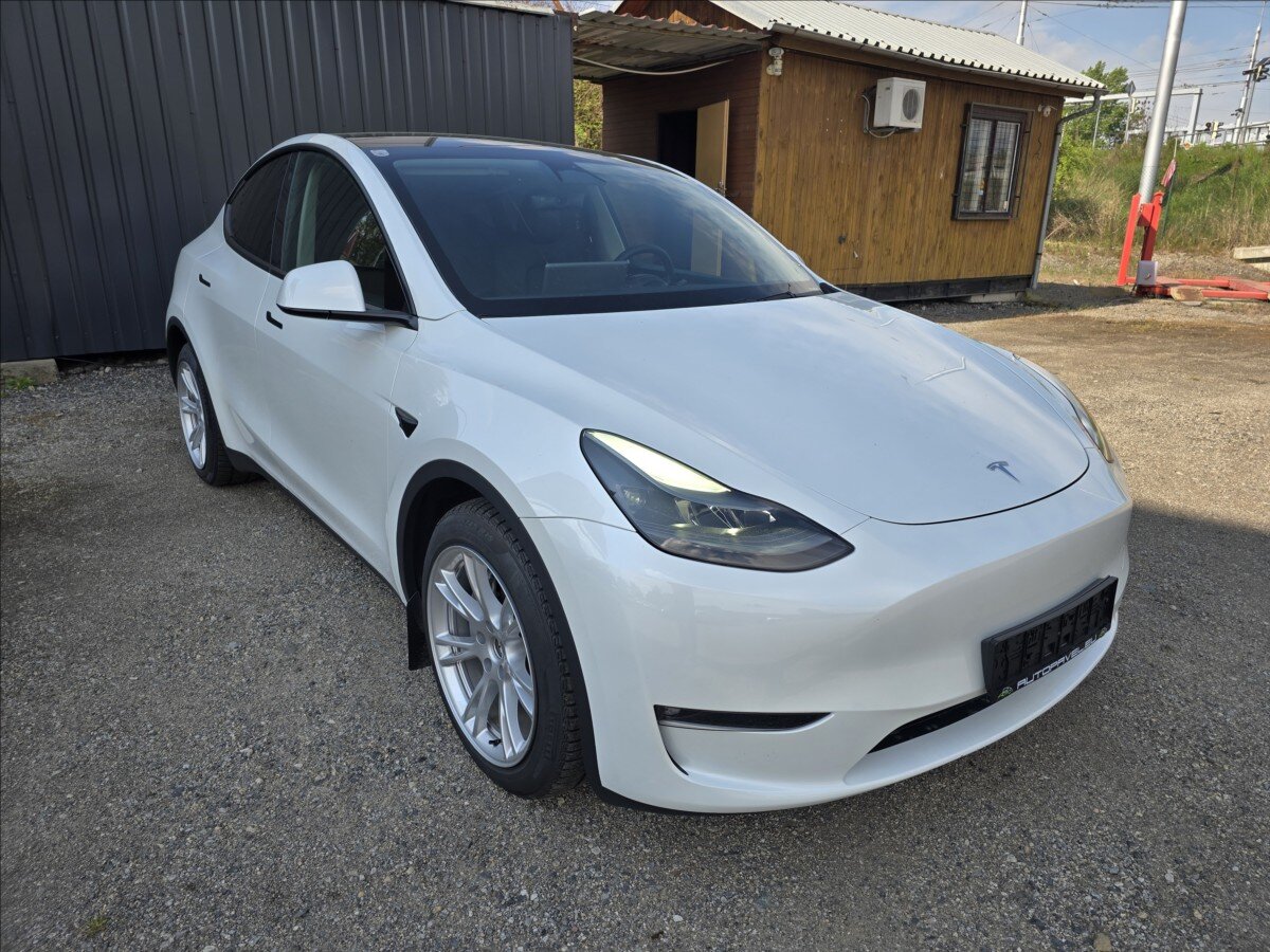 Tesla Model Y SUV / Terénní 0,0 378 kw