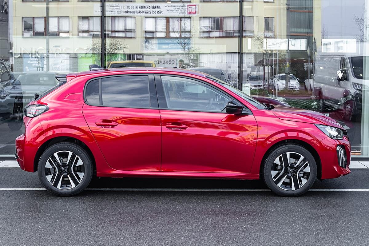 Peugeot 208 Hatchback 1,2 l 74 kw