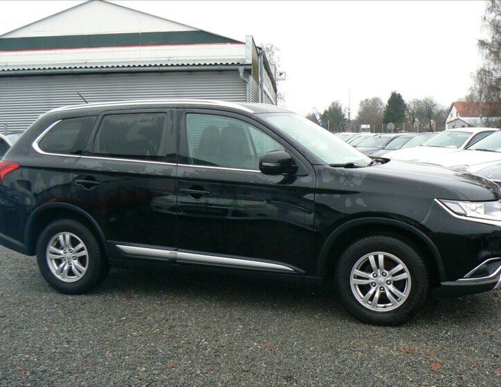 Mitsubishi Outlander SUV / Terénní 2,3 l 110 kw