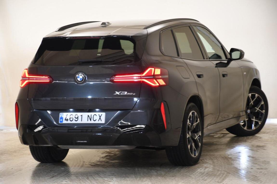 BMW X3 SUV / Terénní 2,0 l 220 kw