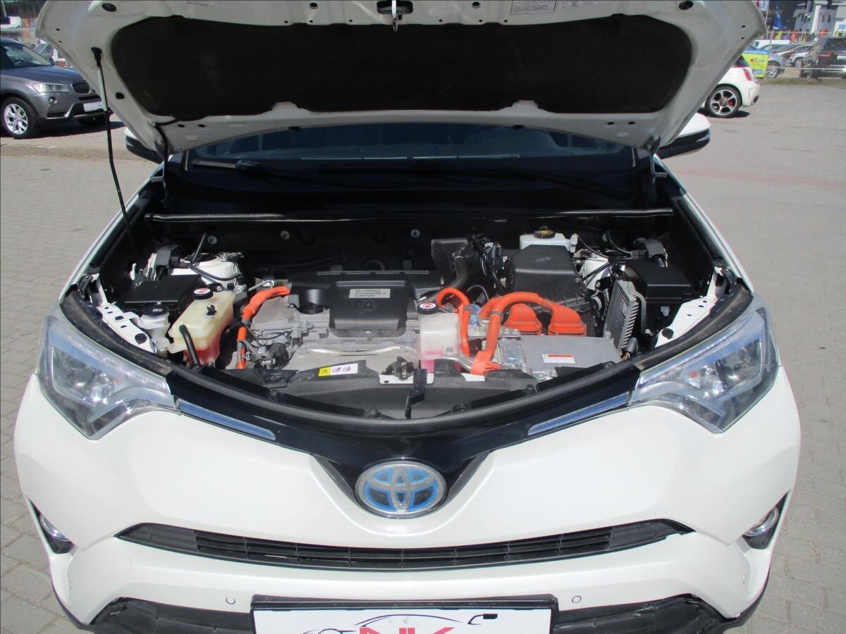 Toyota RAV4 SUV 2,5 l 145 kw