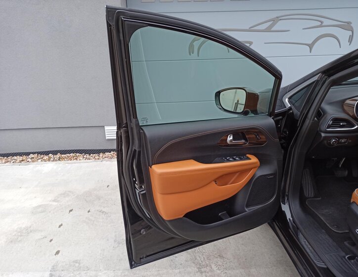 Chrysler Pacifica 29