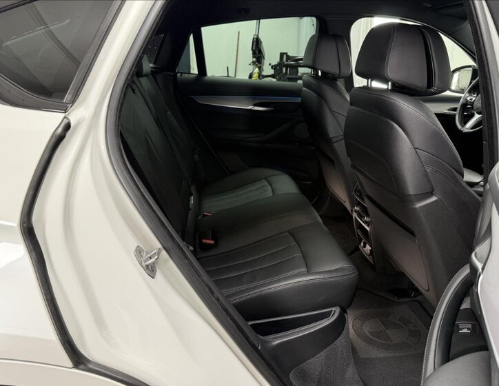 BMW X6 11
