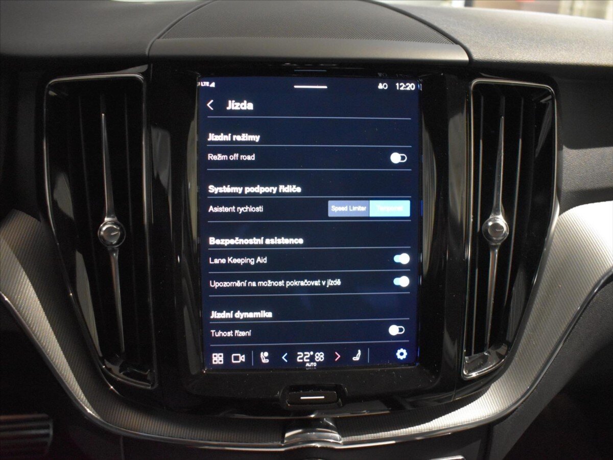 Volvo XC60 SUV / Terénní 2,0 l 145 kw