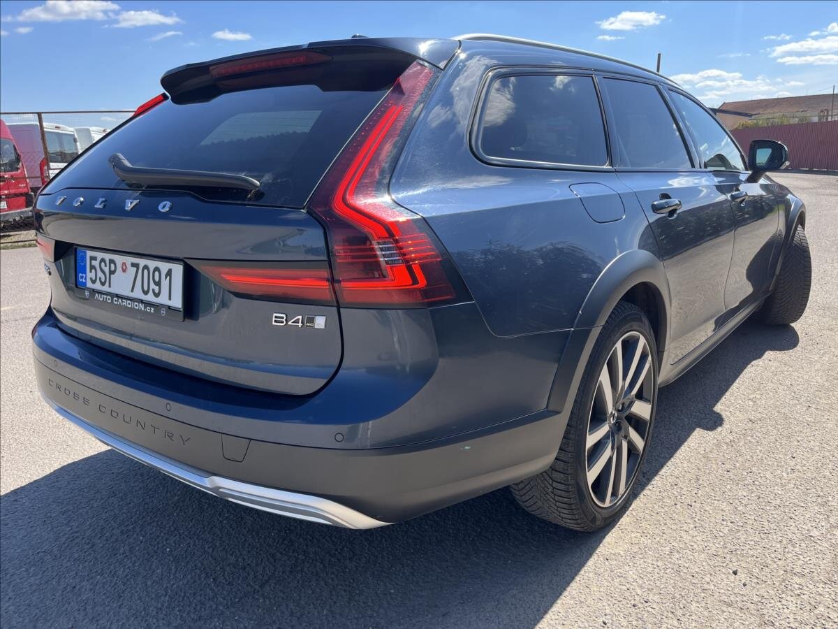 Volvo V90 Kombi 2,0 l 145 kw