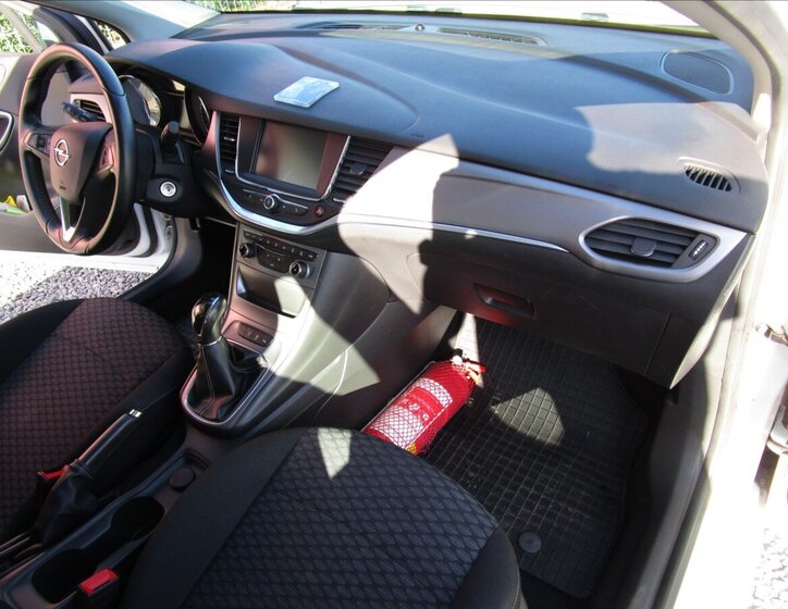 Opel Astra Hatchback 999,0 77 kw