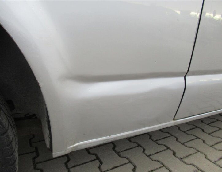 Volkswagen Caravelle MPV 2,5 l 96 kw