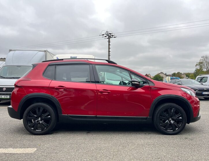 Peugeot 2008 SUV 1,2 l 96 kw