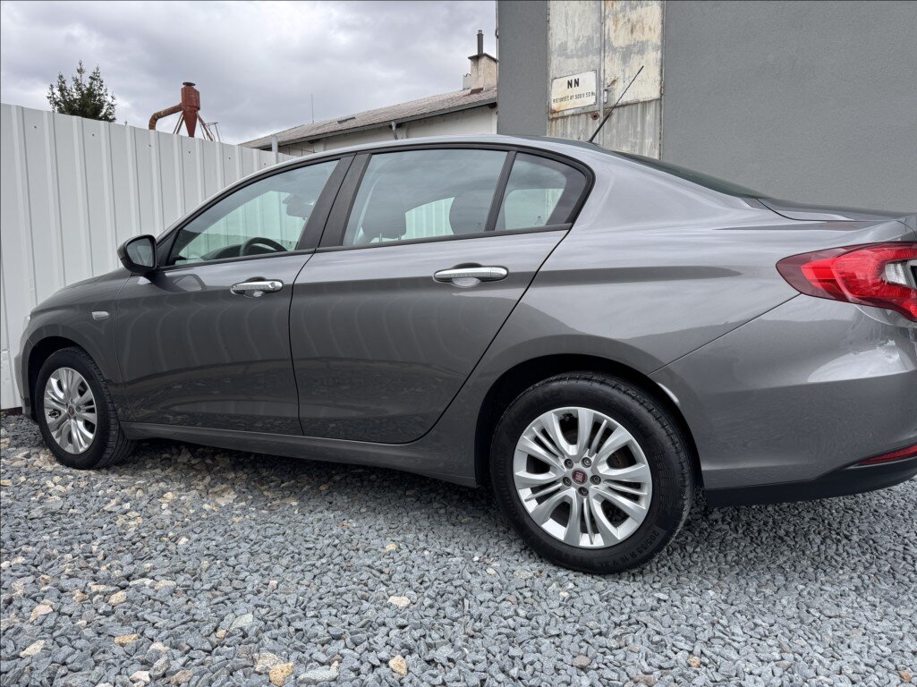 Fiat Tipo Sedan / Limuzína 1,4 l 70 kw
