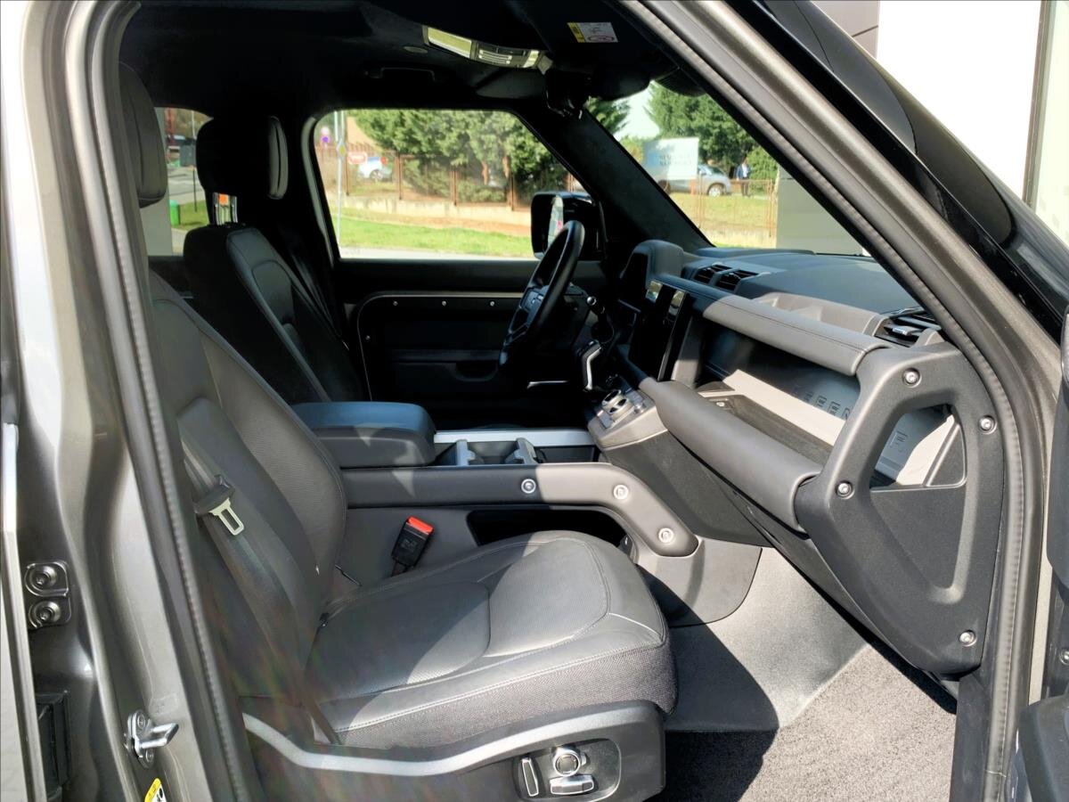 Land Rover Defender SUV 3,0 l 221 kw