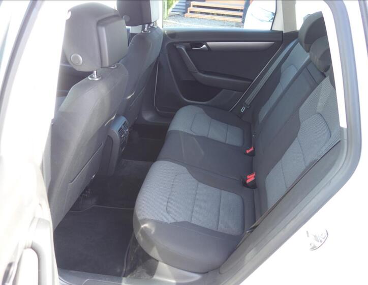 Volkswagen Passat 13