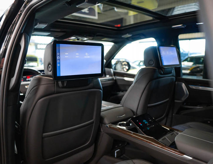 Cadillac Escalade 43