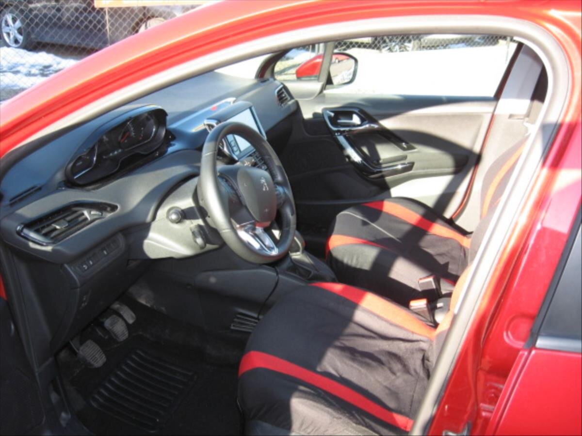 Peugeot 208 Hatchback 999,0 50 kw
