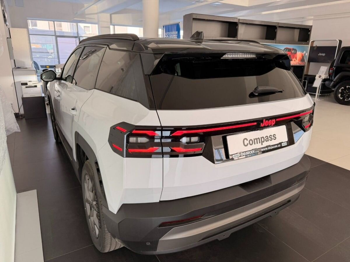 Jeep Compass SUV / Terénní 1,2 l 107 kw
