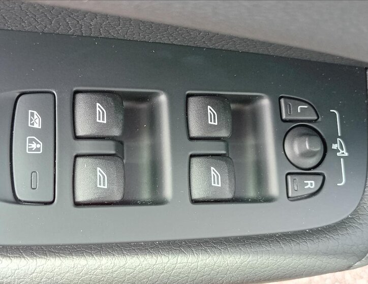 Volvo XC60 SUV / Terénní 2,0 l 173 kw