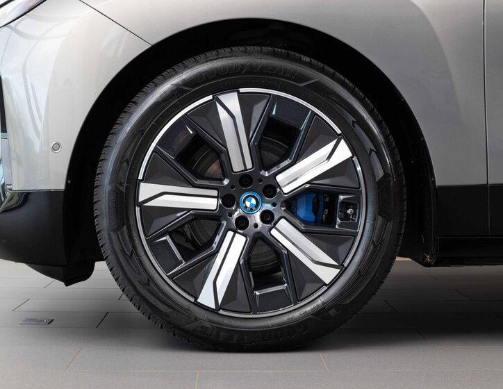 BMW iX SUV 0,0 240 kw