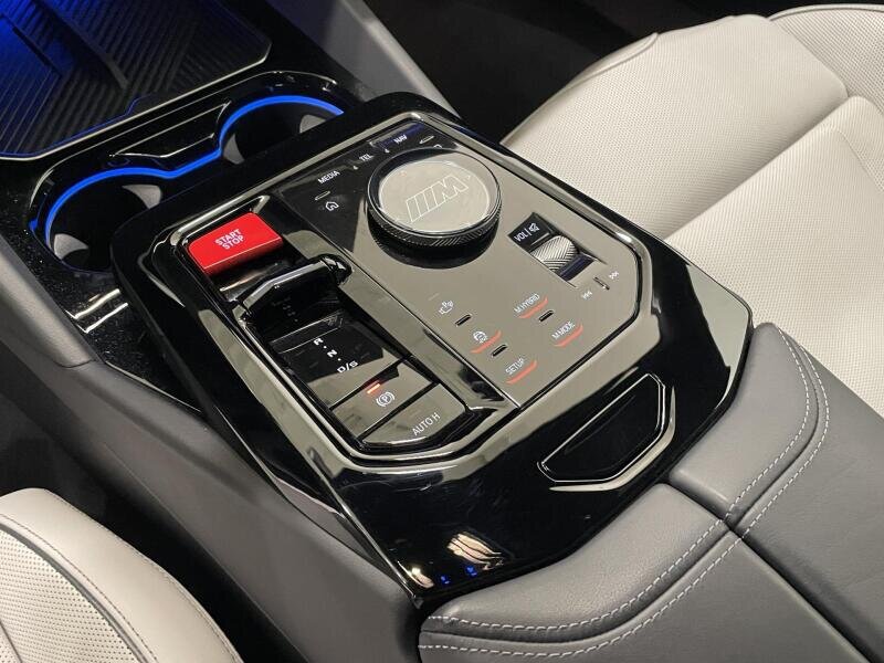 BMW M5 Sedan / Limuzína 4,4 l 430 kw