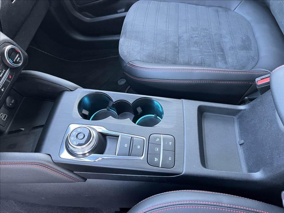 Ford Kuga SUV / Terénní 2,5 l 165 kw