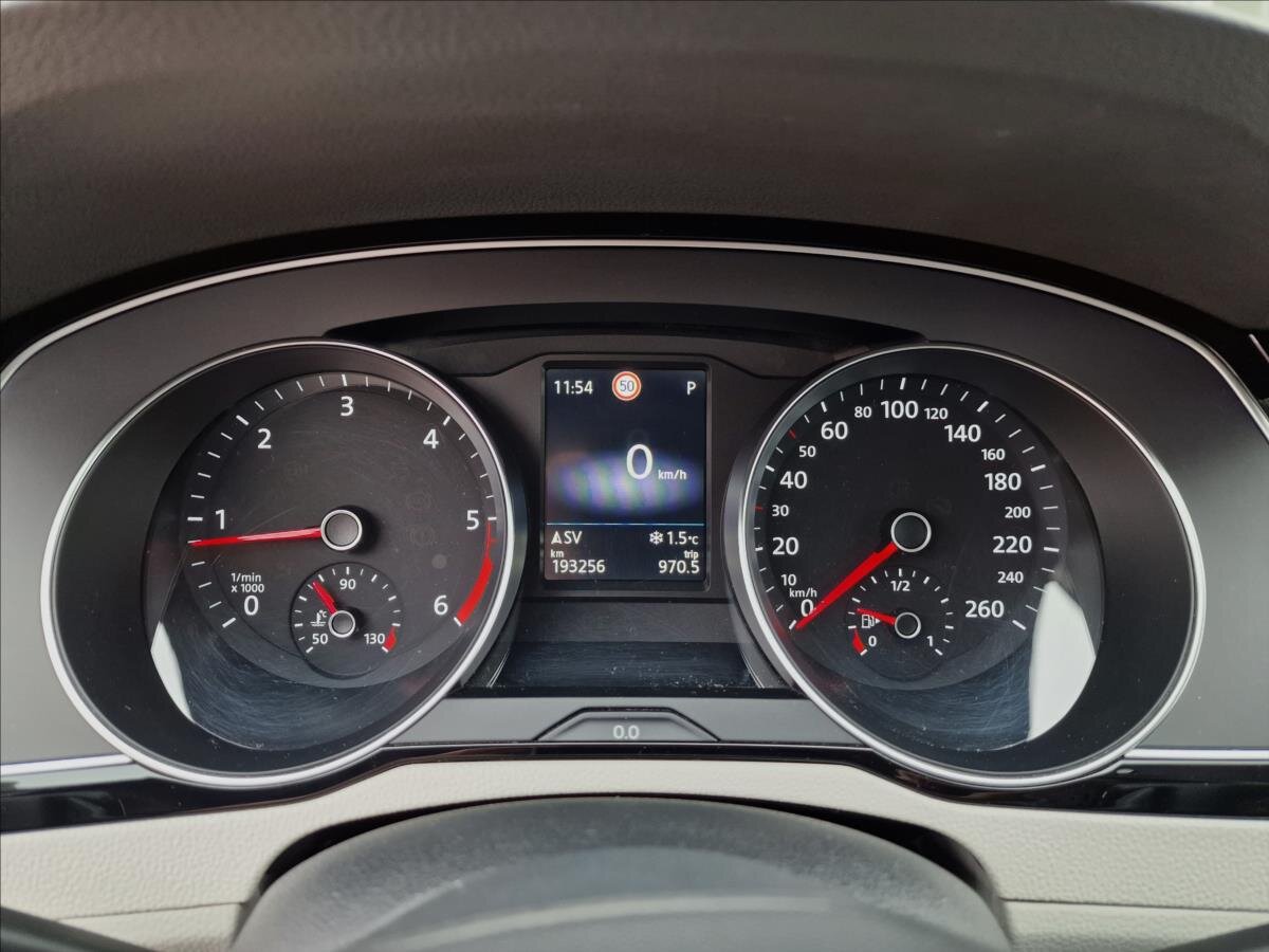 Volkswagen Passat Kombi 2,0 l 110 kw