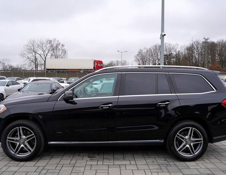 Mercedes-Benz GL SUV 4,7 l 320 kw