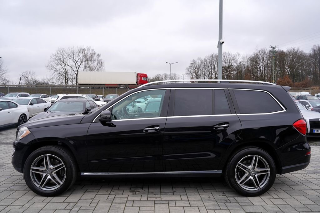 Mercedes-Benz GL SUV 4,7 l 320 kw