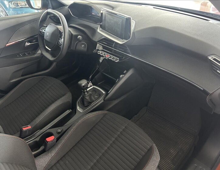 Peugeot 2008 SUV / Terénní 1,2 l 74 kw