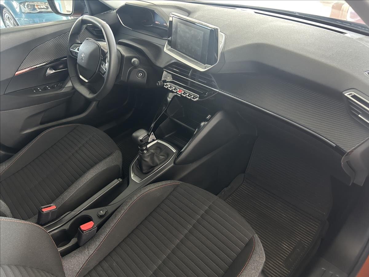 Peugeot 2008 SUV / Terénní 1,2 l 74 kw