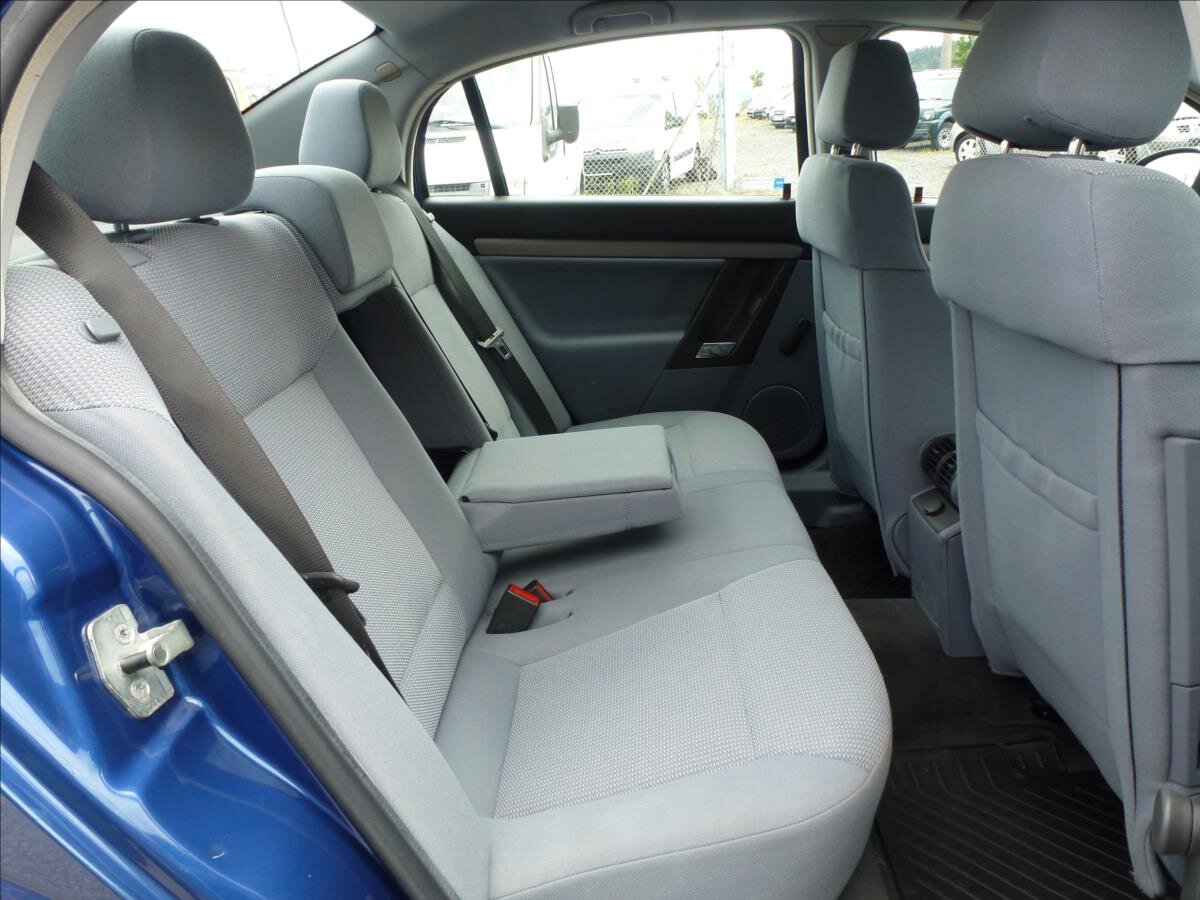 Opel Vectra Sedan / Limuzína 1,8 l 90 kw