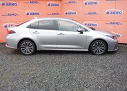 Toyota Corolla Sedan / Limuzína 1,6 l 97 kw