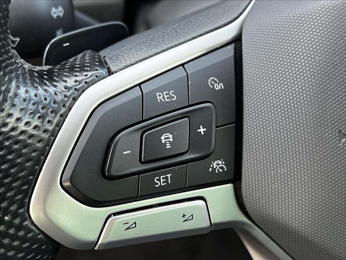 Volkswagen Passat Kombi 1,4 l 160 kw