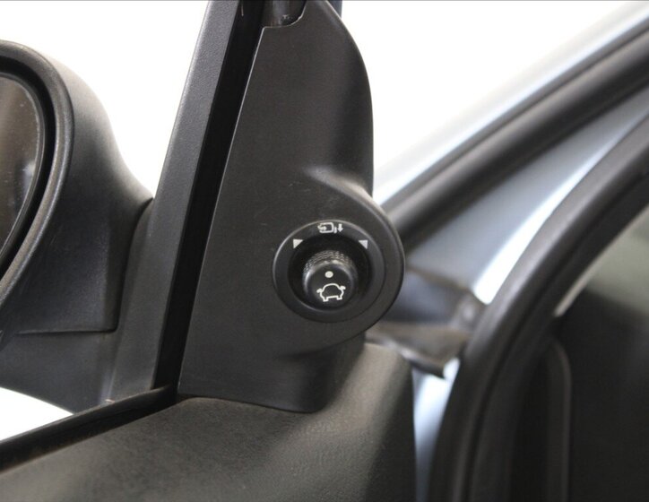 Ford Mondeo Liftback 2,0 l 107 kw