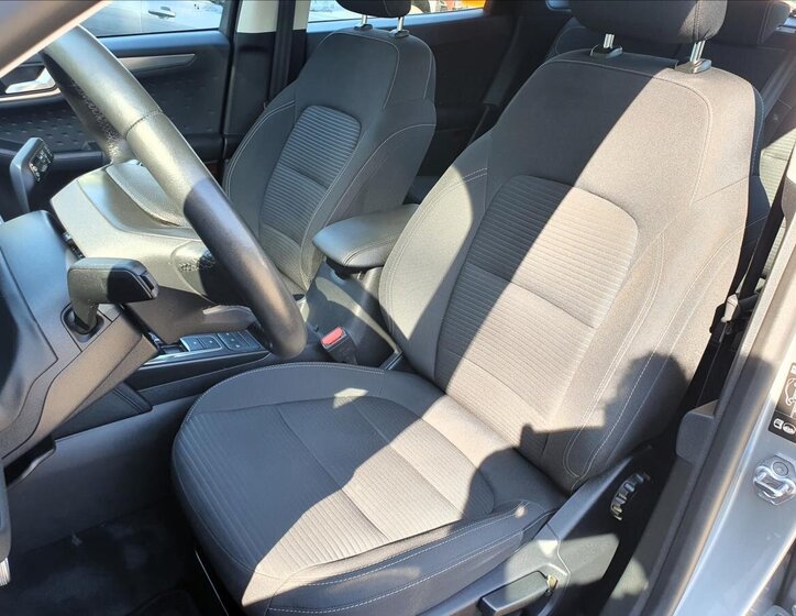 Ford Kuga SUV 1,5 l 88 kw