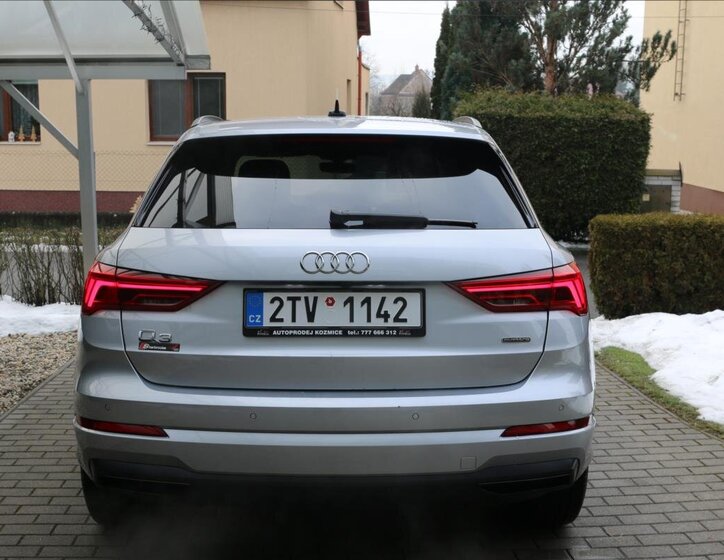 Audi Q3 SUV 2,3 l 137 kw